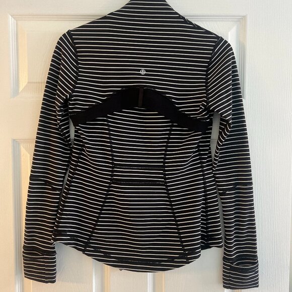Lululemon Define Jacket Parallel Stripe Black White / Black SIZE 4 - Picture 6 of 9